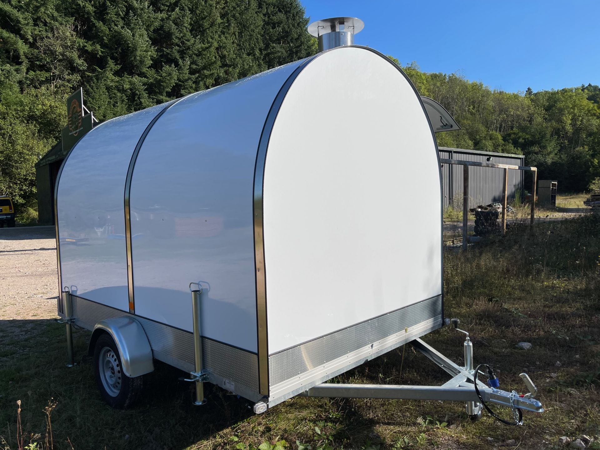 Remorque food-truck  pré équipée idéale  pour commerce ambulant mobile, sandwicherie, street food - Modèle LARGE 170/300XL_4