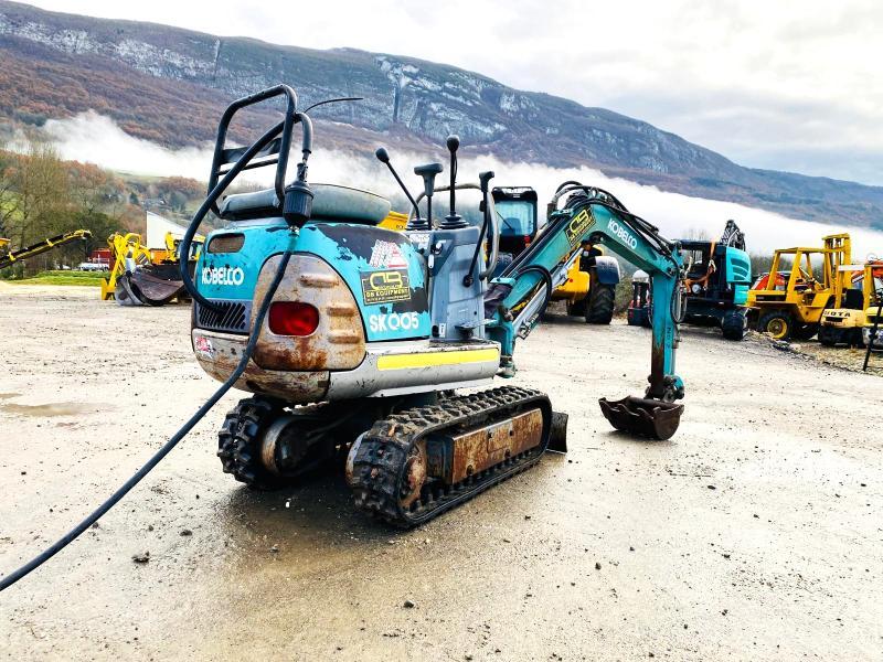 KOBELCO Mini pelle électrique SK007_4