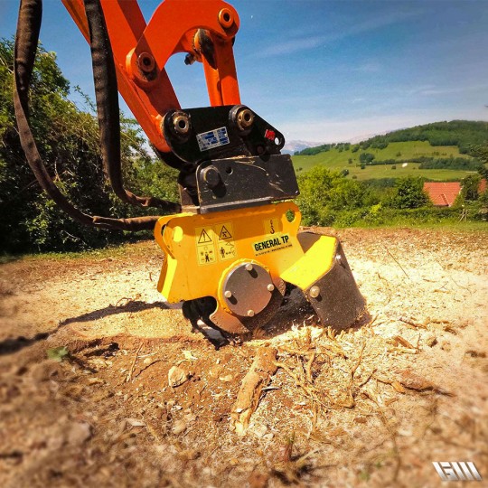 Rogneuse de souche hydraulique Série FC_4