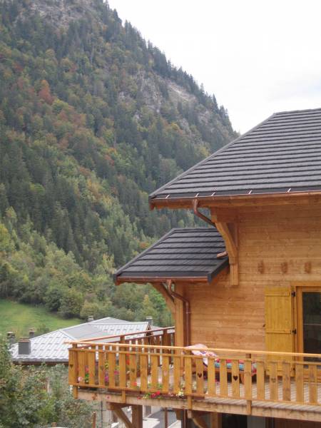 Toitures de montagne aspect traditionnel - GERARD®, METROTILE® et DECRA® - résistantes aux températures extrêmes et aux chocs_4