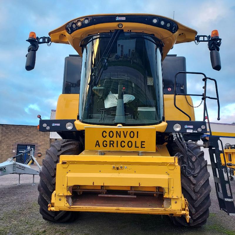 Moissonneuse-batteuse New Holland CH 7.70 Stage V_4