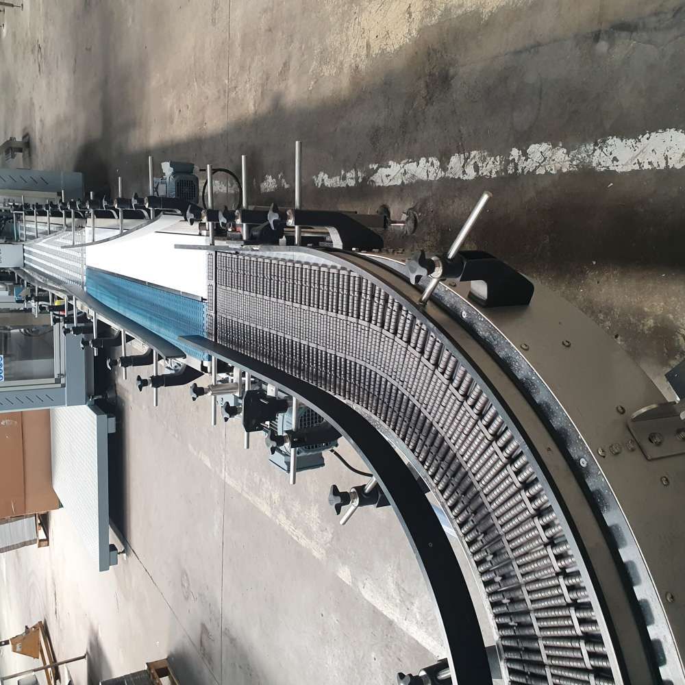 Convoyeur à bande robuste pour le transport de produits à fond plat, cartons, caisses, packs - cms_4