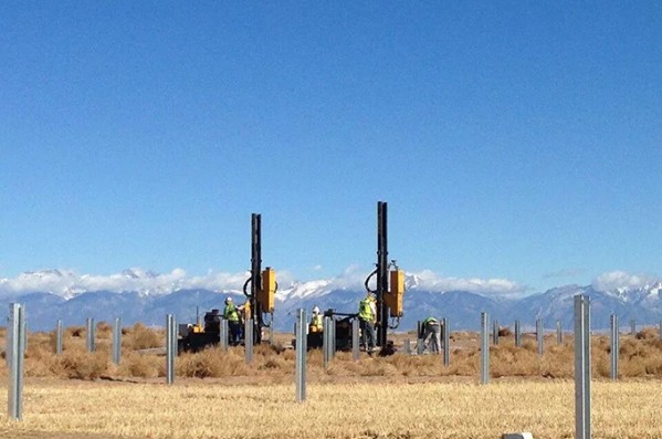 Les mâts de battage orteco montés sur bras de grue/pelle_4