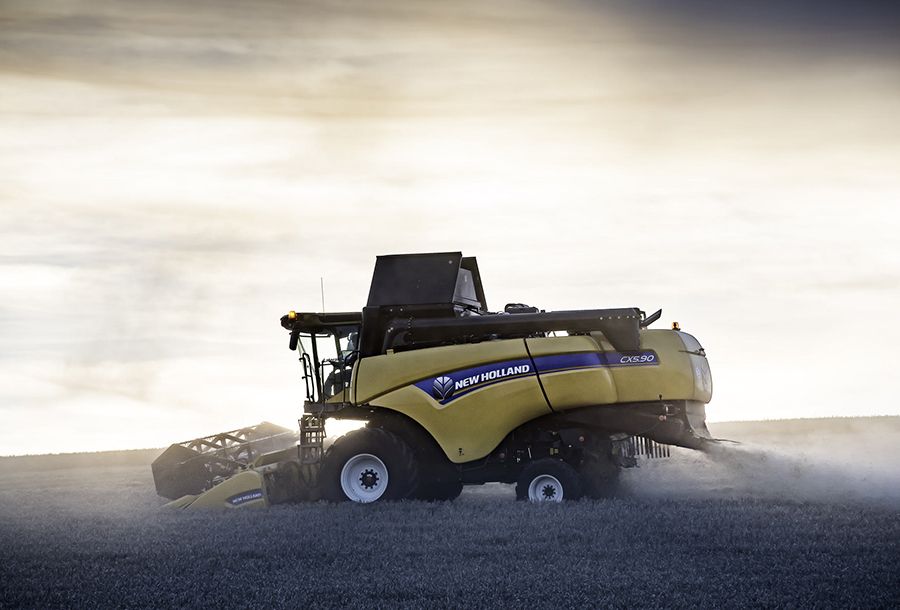 Moissonneuse batteuse New Holland CX5.90 Hillside - 3,5 m - Trémie 7 300 L - Puissance 300 ch - Largeur de coupe jusqu'à 6,10 m_4