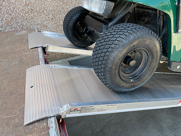 Rampes de chargement 3T (3000kg) sans rebord - Surface antidérapante - Largeur 1591 mm - Réf MPCL065/16US_4