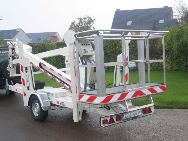 Nacelle tractable 150NW - Thomas - hauteur de travail 15 m - capacité de levage 250 kg - bras télescopique et portée latérale de 7,5 m_4