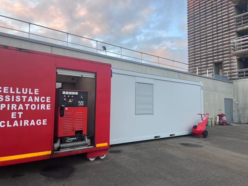 Bungalow monobloc ou juxtaposable standard - dimensions 6050x2450x2730mm - structure galvanisée avec isolation et équipements électriques_5