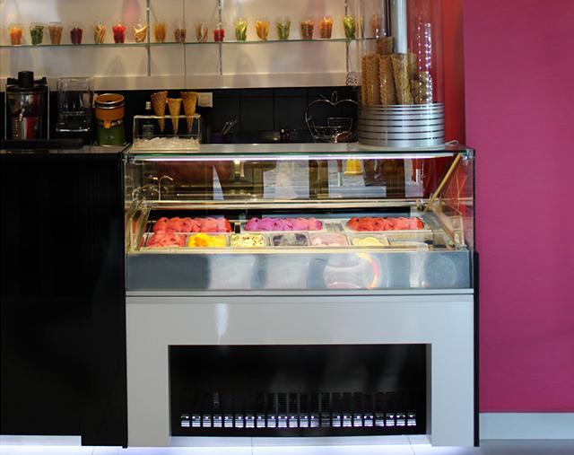 Vitrine réfrigérée E-Line - adaptable et compacte pour cafétéria, boulangerie, chocolats, glaces, salades et take-away_4