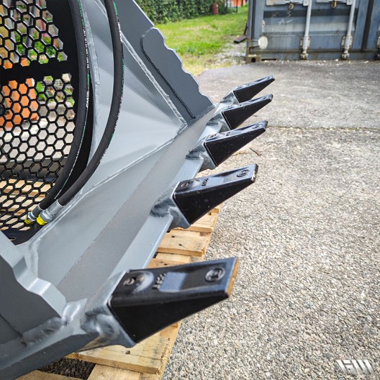 Godet cribleur rotatif Série CBR - CM Crushers - pour pelles et engins de 1 à 50 tonnes - criblage et valorisation des matériaux_4