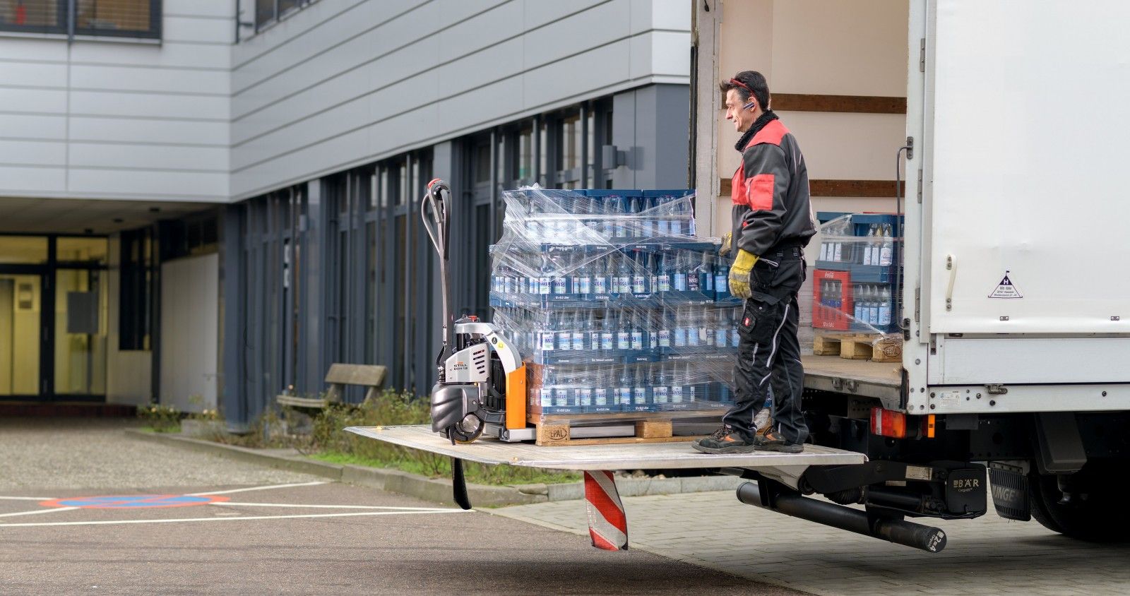 Transpalette électrique STILL avec timon ergonomique