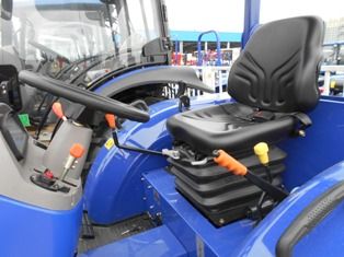 Tracteur compact M354 avec frein parking indépendant et poids de 1610 kg