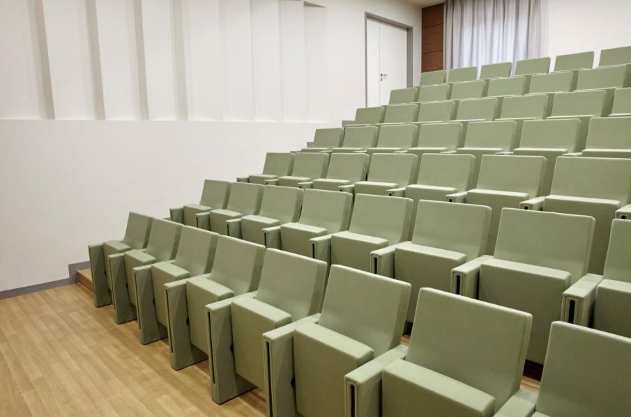 Siège de  spectacle en mousse injectée pour un confort optimal_4