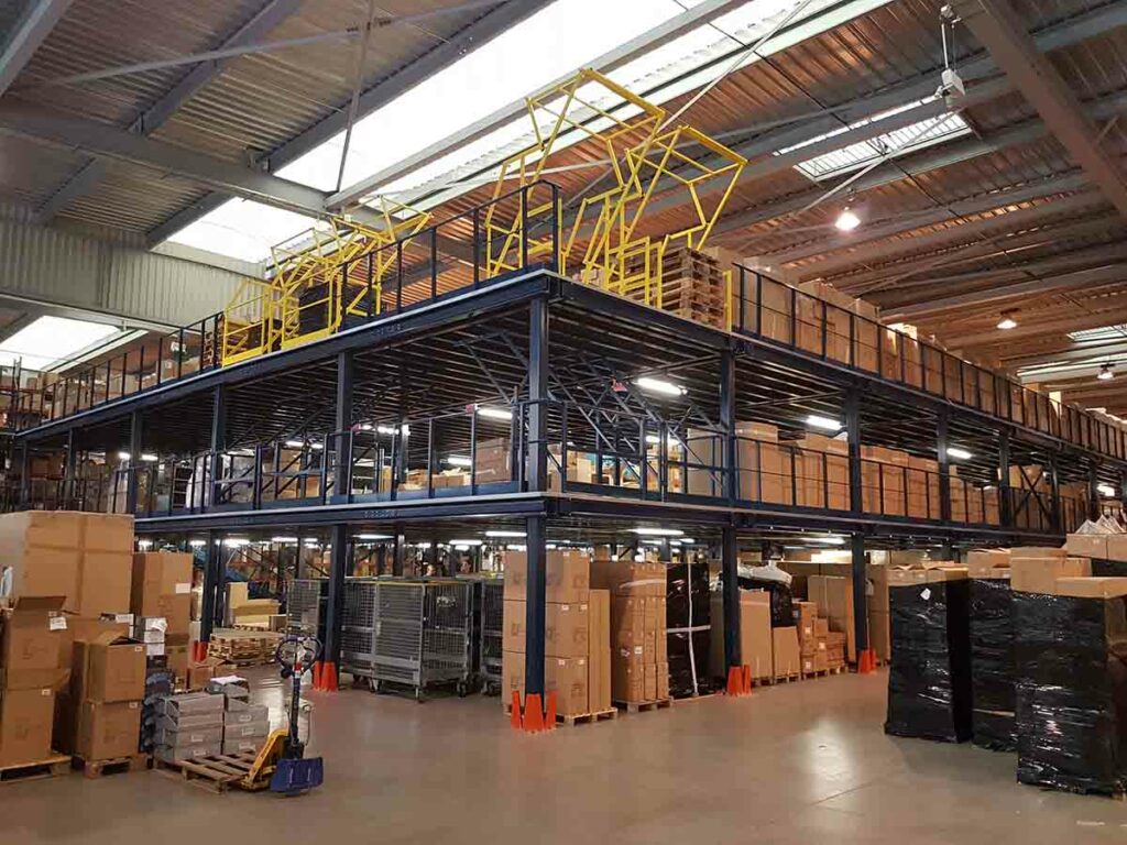 Rayonnage industriel robuste, modulable et innovant pour l'entreposage de grandes quantités de marchandises_4