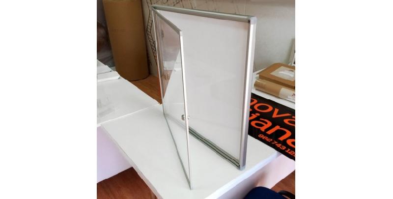 Vitrine extérieure avec fermeture magnétique - cadre en aluminium et verre trempé_4