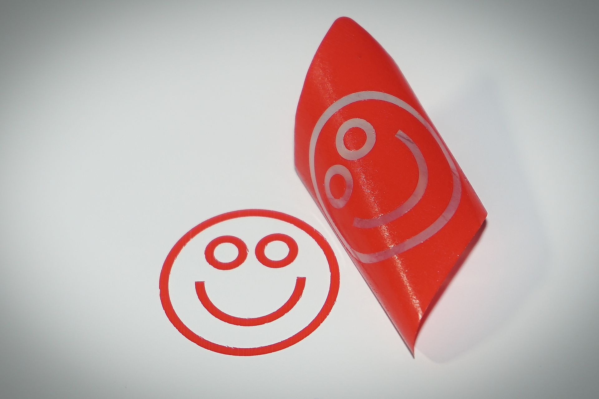 Étiquette de sécurité VOID avec trace - personnalisable avec logo, QR code et hologramme_4