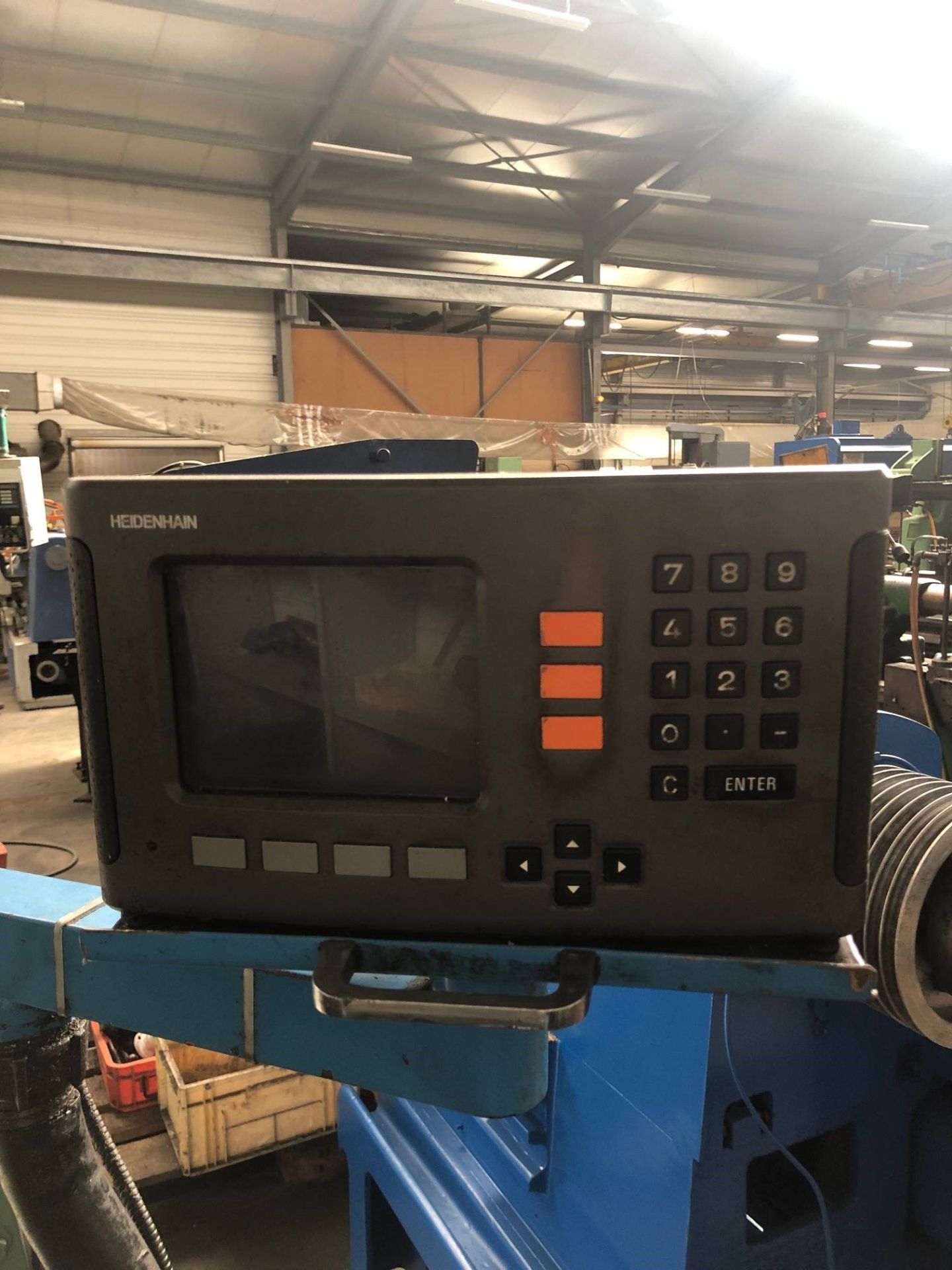 Fraiseuse industrielle HURON NU5 Occasion - Réf 3228 - Axe X 1300 mm, Axe Y 700 mm, Axe Z 500 mm, table 1635 x 460 mm_4