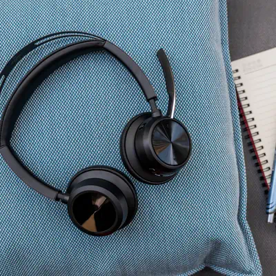 Micro-casque Poly Voyager Focus 2 USB-C-C certifié Microsoft Teams + adaptateur USB-C/A_4