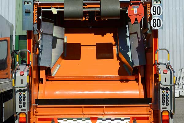 Bennes à Ordures Ménagères BOM - TERRANEO - adaptée aux zones rurales - excellente motricité - collecte enterrée et chargement vertical ou traditionnel arrière_4