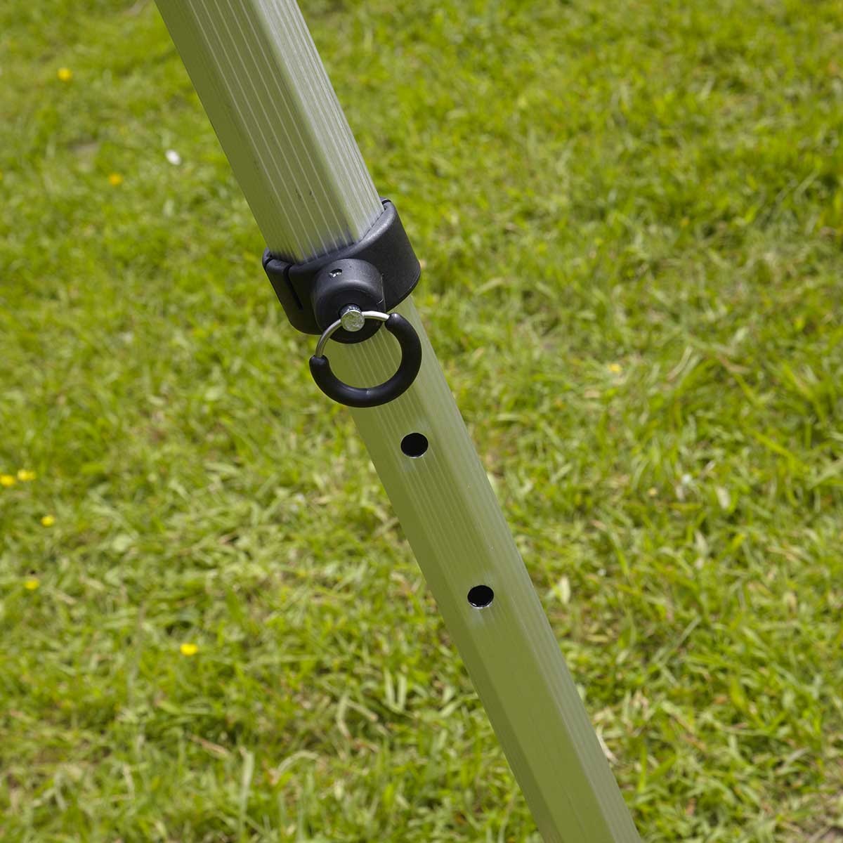 Tente 3x3m avec kit d'haubanage pour sol meuble inclus