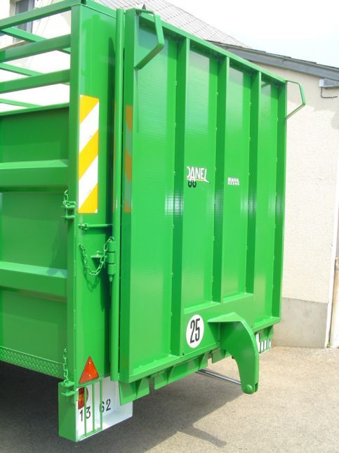 Fixation barrière style Jourdain sur vachère agricole