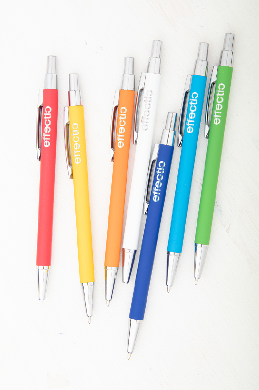 Stylo à bille en aluminium - finition caoutchoutée - gravure laser effet miroir - encre bleue_4