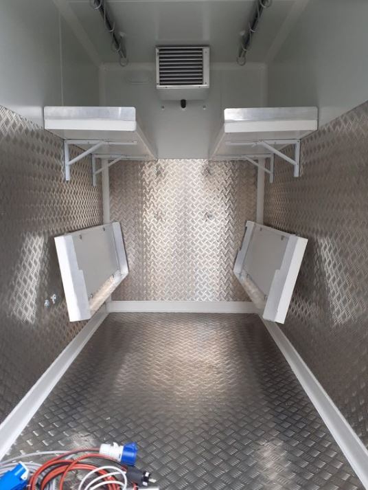 Remorque frigorifique Rapha 18 avec finition en tôle galvanisée laquée