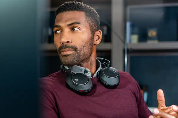 Micro-casque Poly Voyager Surround 80 UC USB-C + adaptateur USB-C/A_4