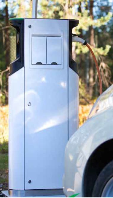 Recharge VE ingénieuse et robuste pour professionnels - Ensto Pro - structure métallique IP54 IK10, protocole OCPP 1.6_4