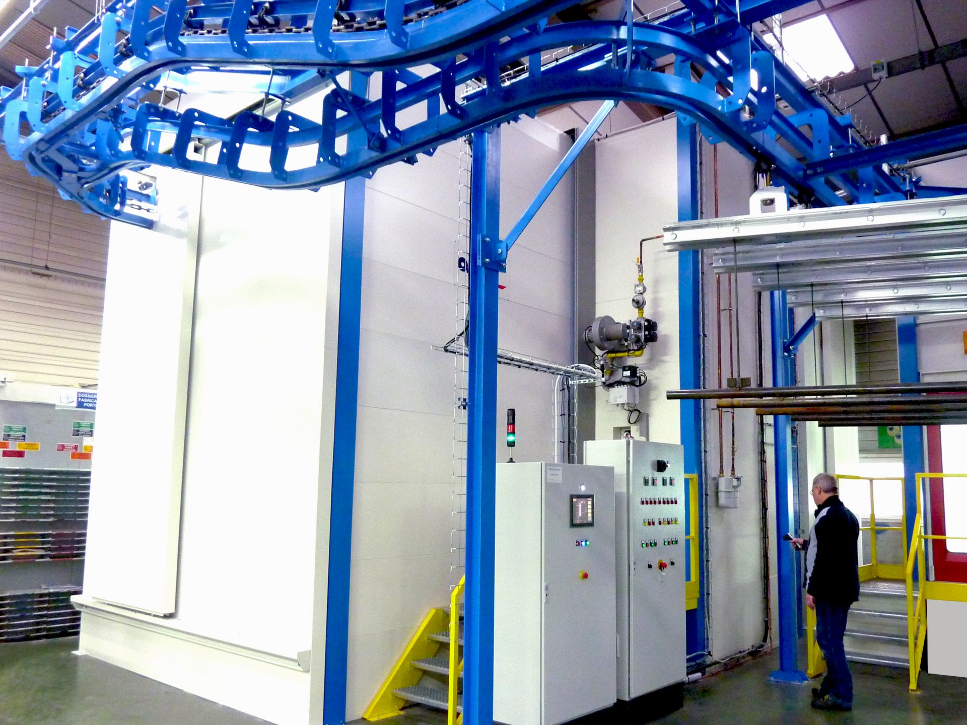 Tunnel de séchage avec options de convoyeur aérien ou au sol