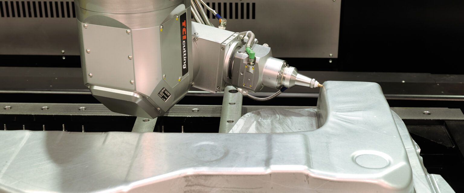 Spaceline Fiber - machine de découpe laser 3D TCI Cutting - puissance 1 à 3 kW avec tête 5 axes et configurations polyvalentes_4