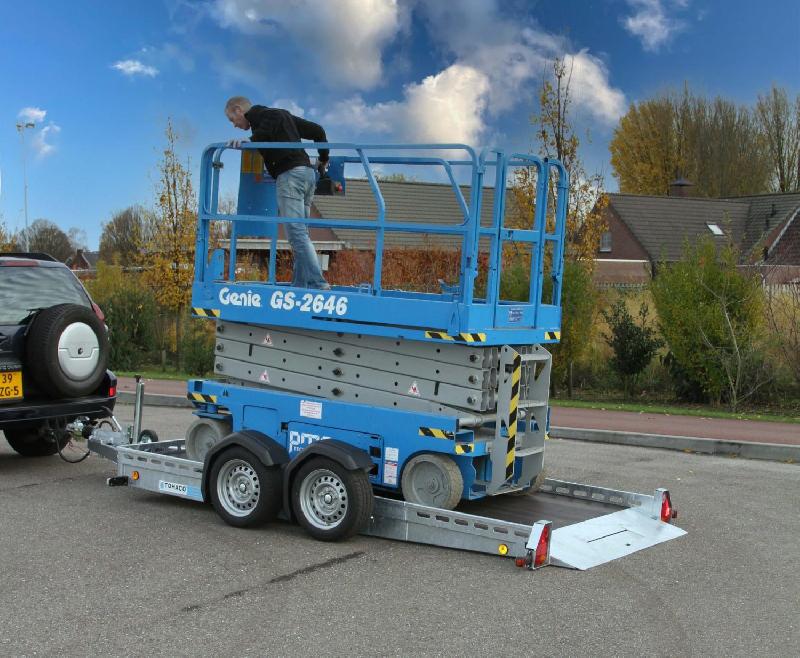 Plateau porte-engin abaissable TOHACO à suspensions pneumatiques - 370x150 cm - PTAC 3500 Kg - 2 essieux freinés - Référence MCALU PRO FW150 - Modèle MA235/3715_4