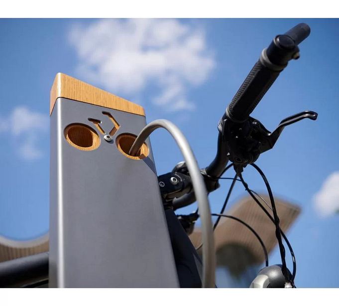 Appui vélos Silaos - Tube acier - Largeur 150 mm - Hauteur hors sol 960 mm - Pommeau en chêne certifié PEFC_4