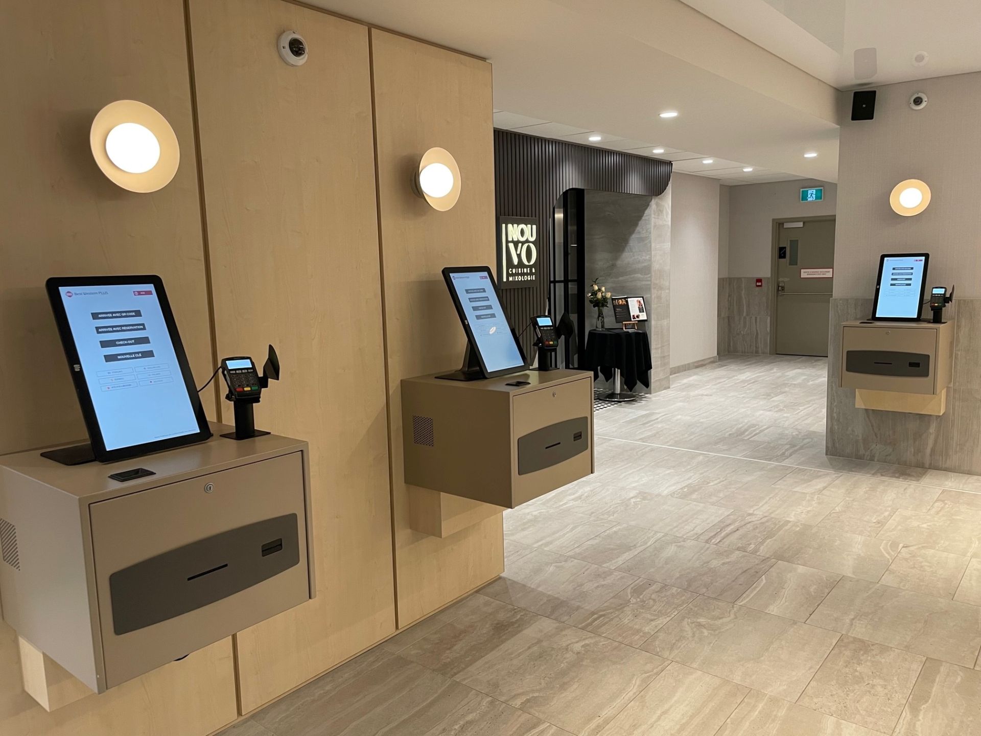 Borne de réception d'hôtel avec personnalisation possible