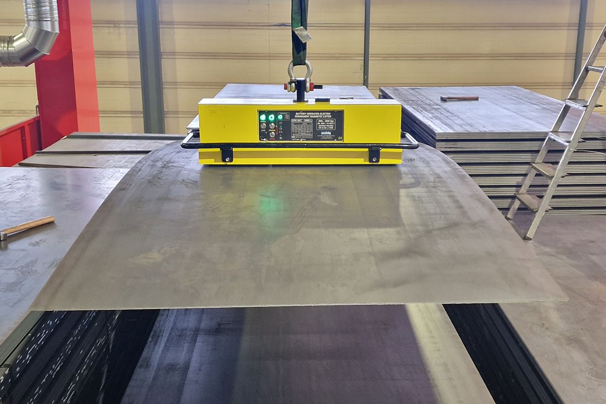 Aimant de levage à batterie avec surface de pôle magnétique allongée - EPMB Lang - Charge 3000 à 5000 kg_4