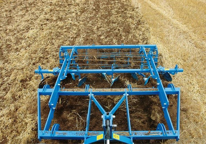 Kristall 9 - cultivateur agricole - largeur de travail 300 à 600 cm - socs TriMix et DuoMix pour déchaumage intensif_4