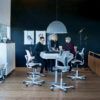 Håg Capisco Puls - tabouret de bureau ergonomique avec verrouillage d'angle à deux positions et mécanisme HÅG in Balance_4