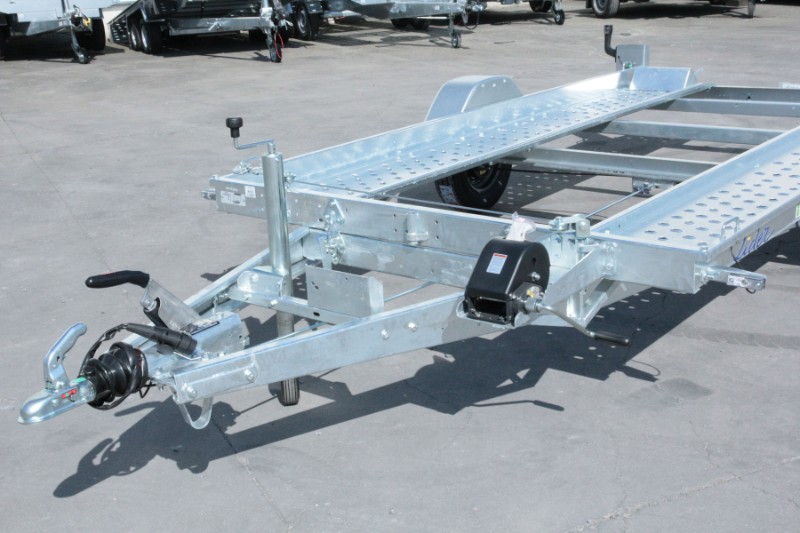 Remorque LIDER 39750 fabriquée en France avec roue jockey automatique