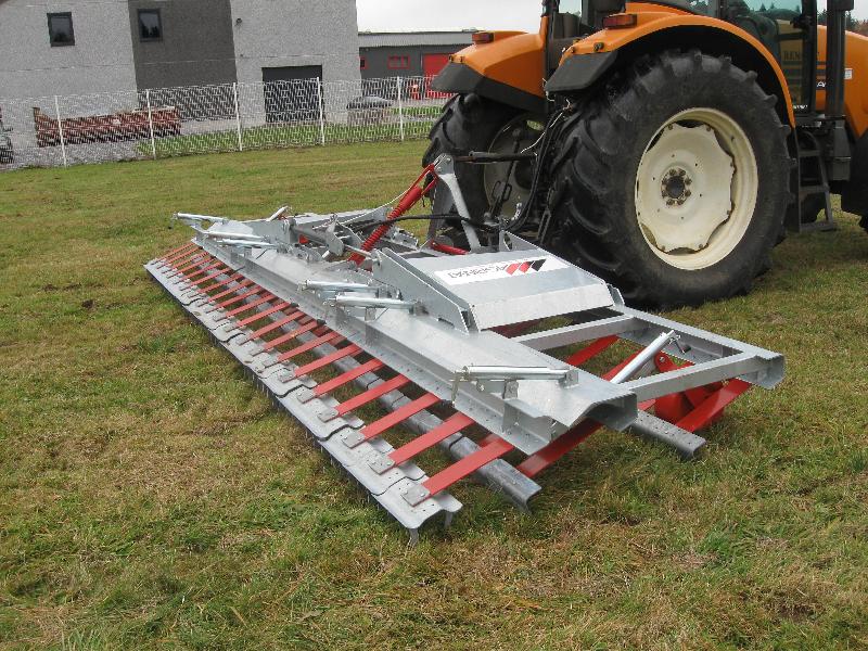 Attelage souple à ressorts pour ébouseuse ebr