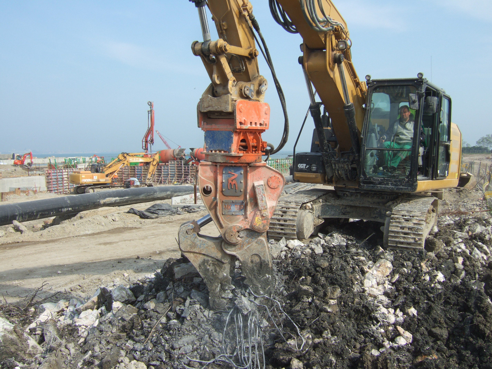 Multiprocesseur MK avec booster 750 bar - 4 modèles pour pelles de 18 à 65 tonnes - ONE-TP_4