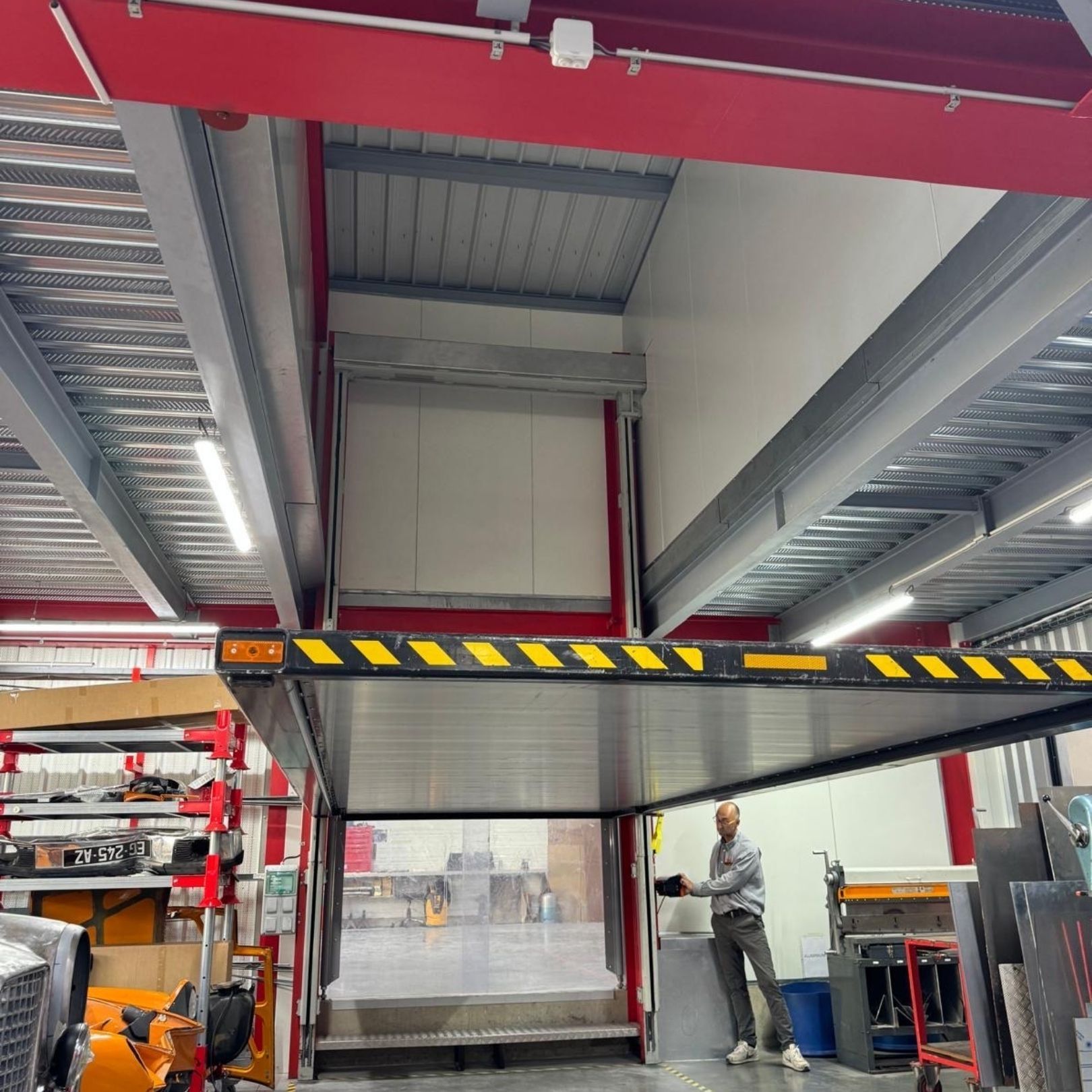 Monte-voiture avec passage libre sous charge - sur-mesure -  DH-VO_4