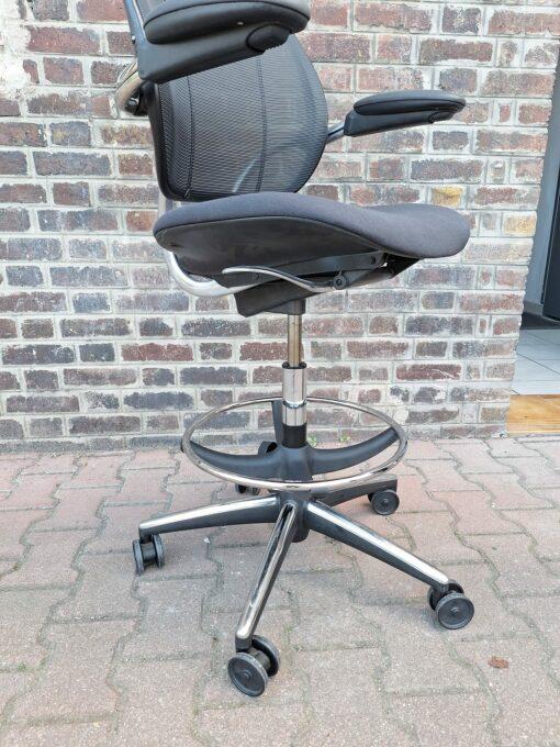 Chaise de travail Humanscale Liberty Drafting d'occasion - support lombaire automatique - design Niels Diffrient - maille intelligente_4