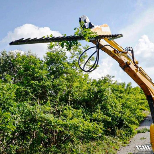 Taille haie compatible avec mini pelles de 1 à 12 tonnes
