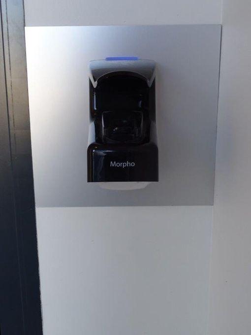 Interphones et contrôles d'accès autonomes - Survelec - Installation et haute sécurité en France et à l'international_4