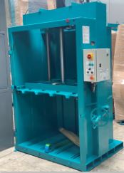 Presse à balles MAXIPAC - 24 tonnes - Balles jusqu'à 300 kg - Dimensions 1620x1210x3120 mm_4