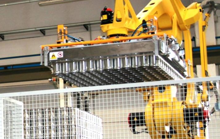 Rap EC Sagittarius - Palettiseurs robotisés à palette fixe pour bidons - Clevertech France_4