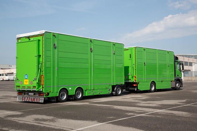 Bétaillère avec barrières de séparation en aluminium ou acier galvanisé