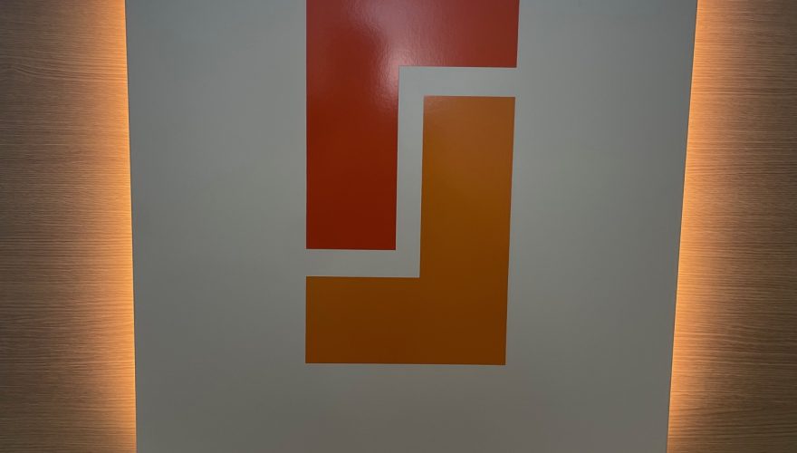 Aménagement de stand - Conception personnalisée avec matériaux de qualité et mise en place professionnelle_4