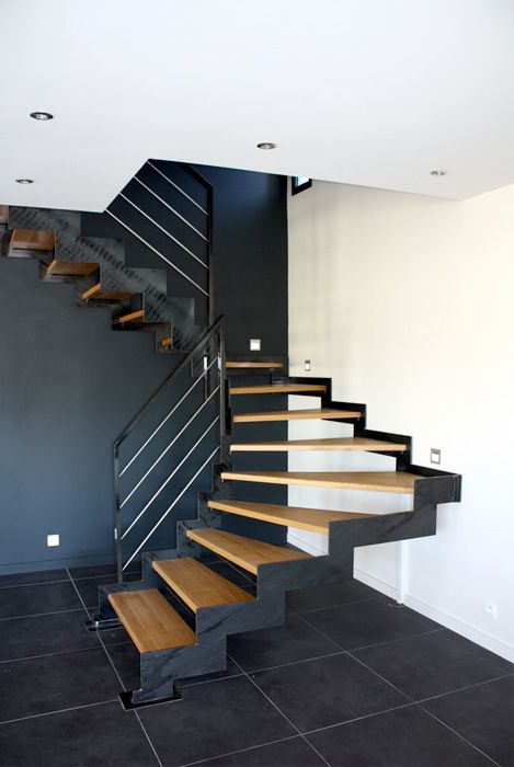 Escalier tournant - acier - limon crémaillère - marches bois - garde-corps sur mesure_4