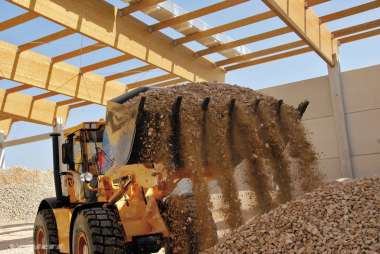 Chargeuse hydrostatique avec réduction de vibrations et de bruit