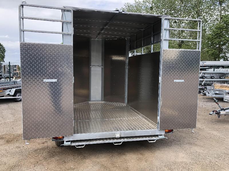 Remorque pour transport d'animaux - 3 places - 3,20 x 1,80 x 2,20 m - 3000 kg - MAGNUM VAN BOVIN 300VB5_4